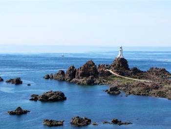 Les Iles Anglo-normandes